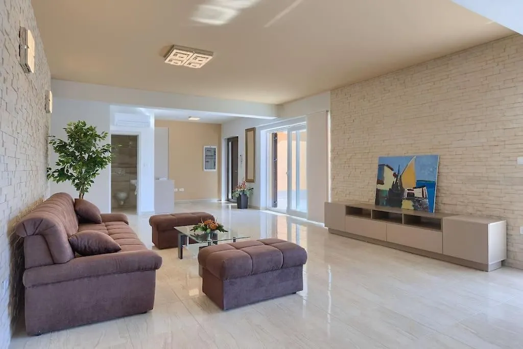 Villa Laura Ripenda Kras