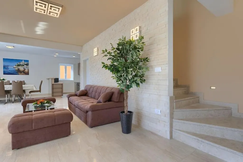 Villa Laura Ripenda Kras