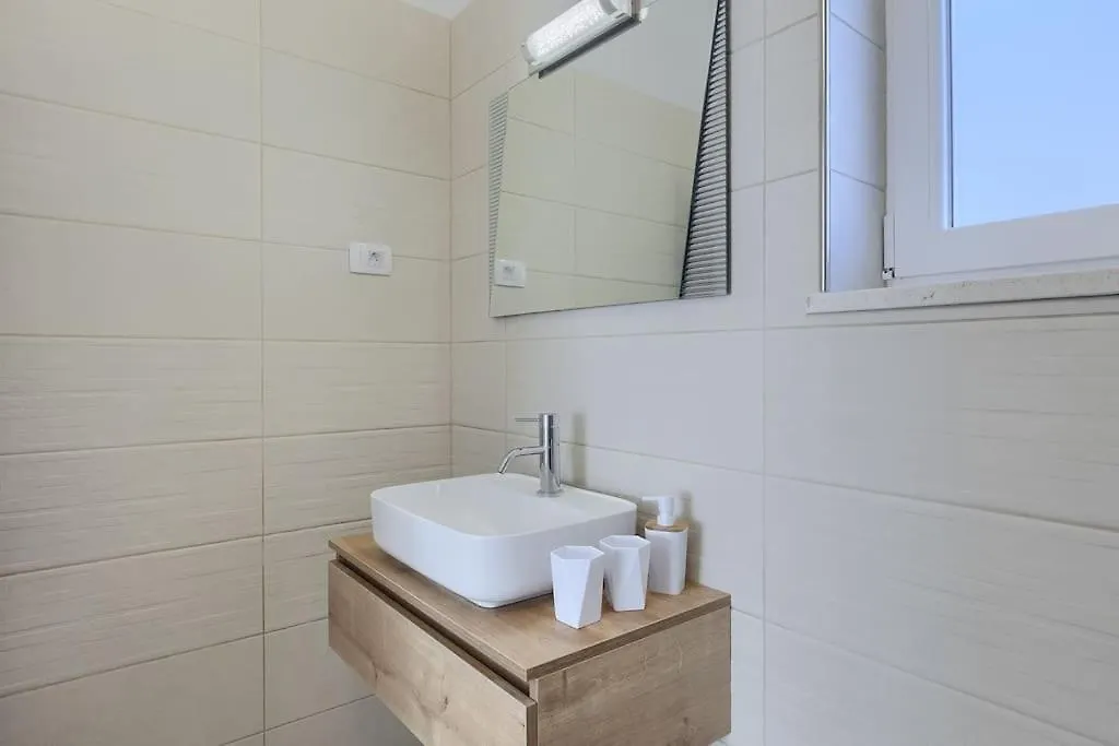 Villa Laura Ripenda Kras 0*,