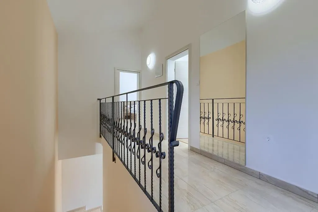 Villa Laura Ripenda Kras