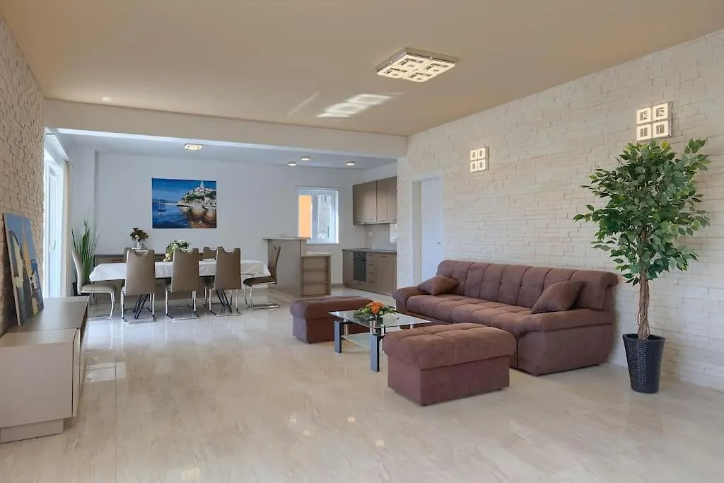 Villa Laura Ripenda Kras